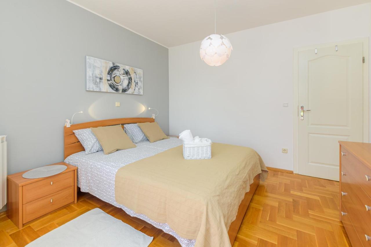 Apartment Vita Pula Exteriör bild