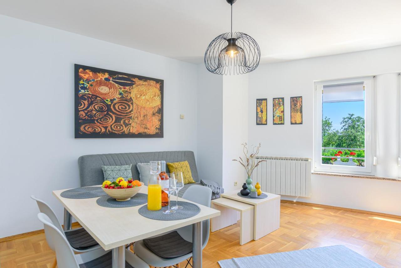 Apartment Vita Pula Exteriör bild