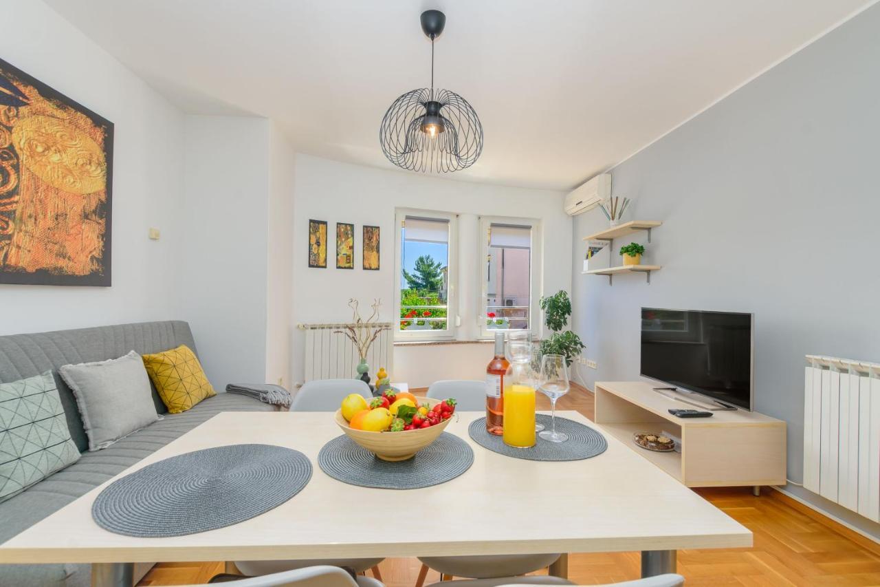 Apartment Vita Pula Exteriör bild