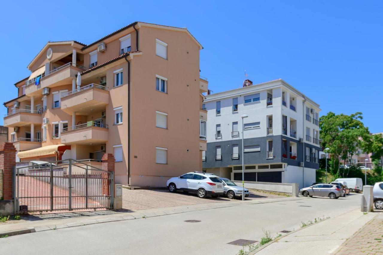 Apartment Vita Pula Exteriör bild